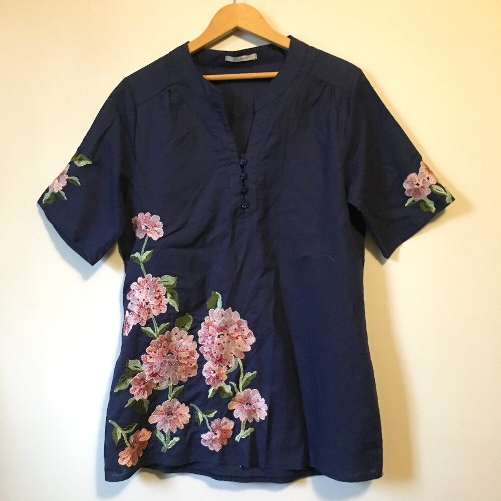 Queen Floral Embroidered Tunic Scrub Top Rhinestones Rose Buttons - Large